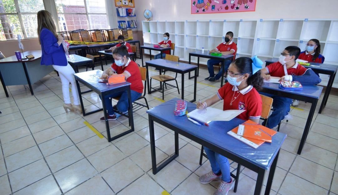 Riesgoso regreso a clases. Artículo.